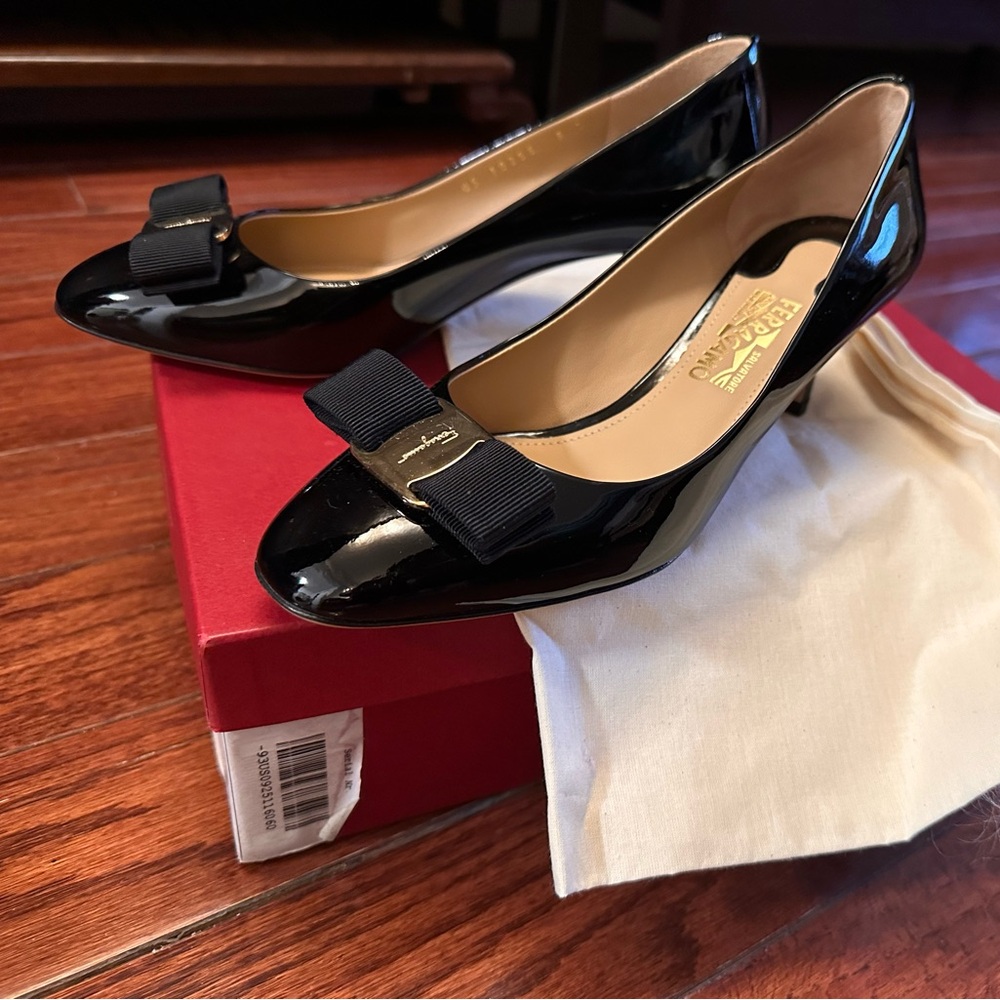 Salvatore Ferragamo Black Heels Classic Design